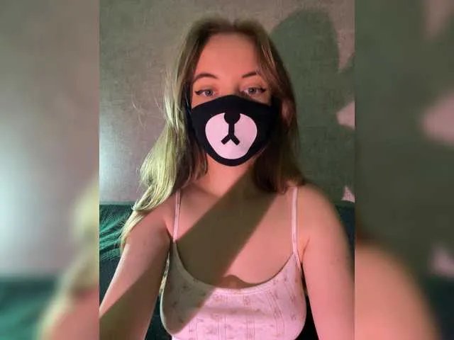 -Summer- on BongaCams