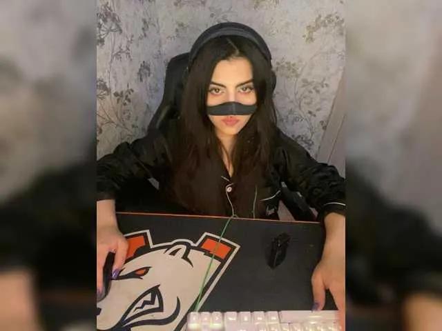 Masturbate to cute camwhore Aloeloea aloeloea from BongaCams