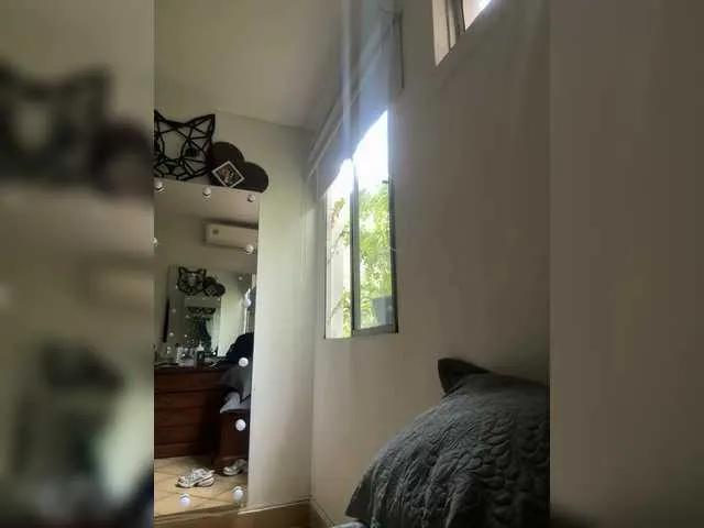 Freechat APRILHILL on BongaCams