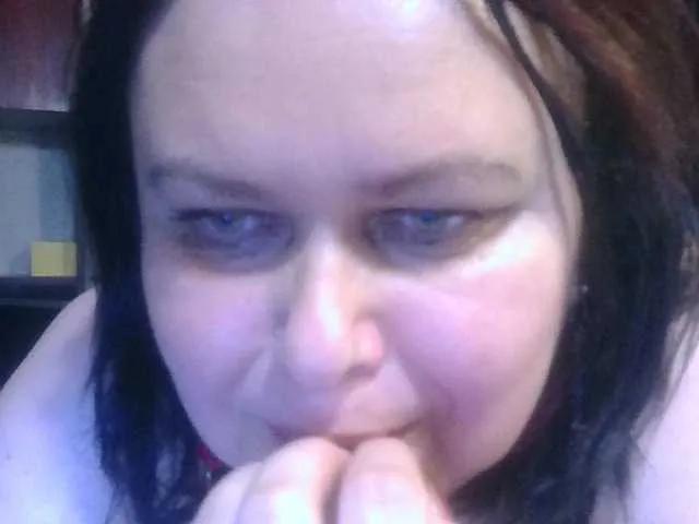 Join slutty stripper CharleeKendall CharleeKendall from BongaCams