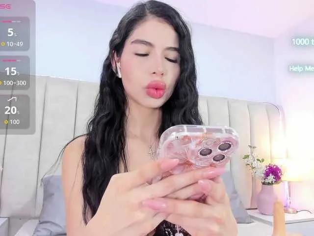 EllaThorne from BongaCams