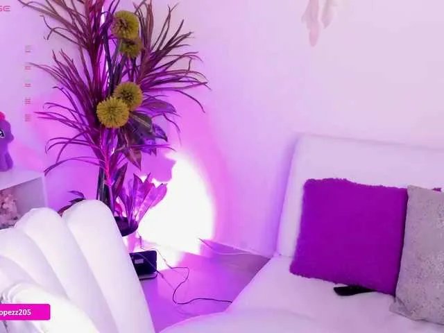 Freechat Emylopez on BongaCams