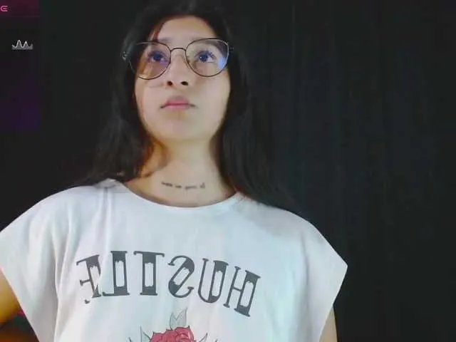 Evah-lee on BongaCams