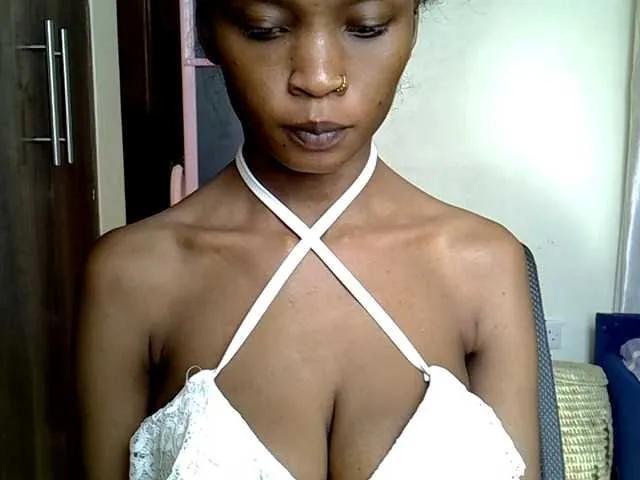 Freechat hippyshanice on BongaCams