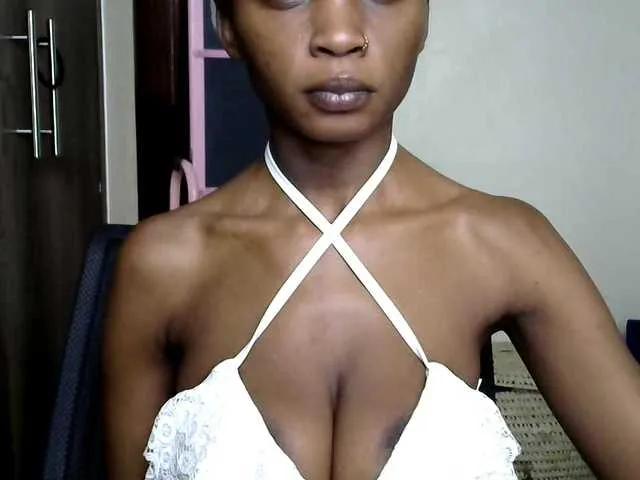 Freechat hippyshanice on BongaCams
