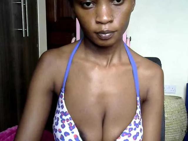 Freechat hippyshanice on BongaCams