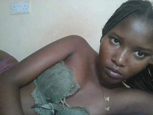 Freechat Hornyqueen4 on BongaCams