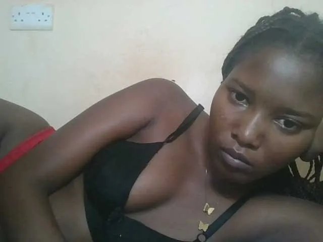 Freechat Hornyqueen4 on BongaCams