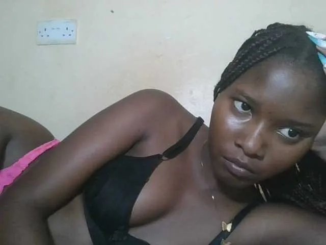 Freechat Hornyqueen4 on BongaCams