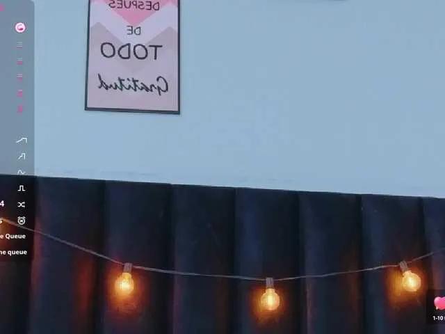 Freechat Hotlatinateacher on BongaCams