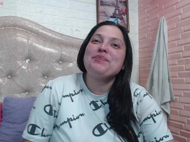 Freechat KataleyaStiward on BongaCams