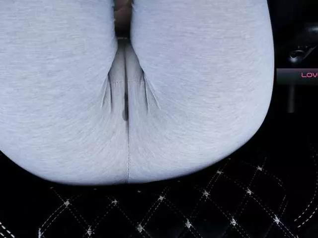 Kira-Kell on BongaCams 