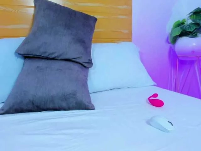 Freechat kitty-sweeety on BongaCams