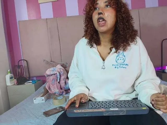 Freechat lauraltt on BongaCams