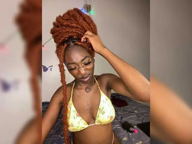 LeylieCandy from BongaCams