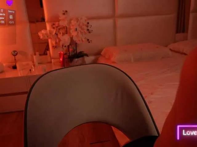 Watch BongaCams's LilyColins LilyColins from BongaCams