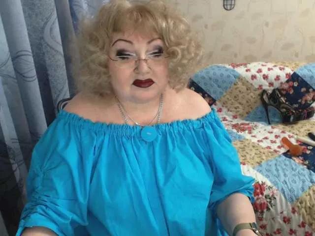 Discover cute stripper Livingnextdoor livingnextdoor from BongaCams