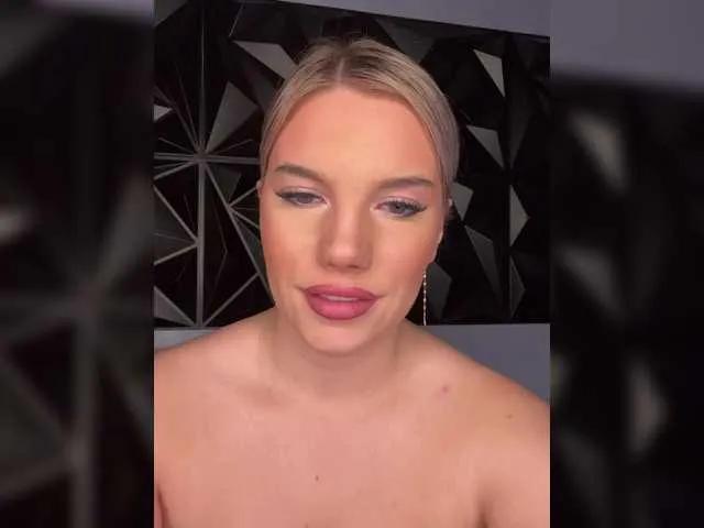 Freechat LYLAtop on BongaCams