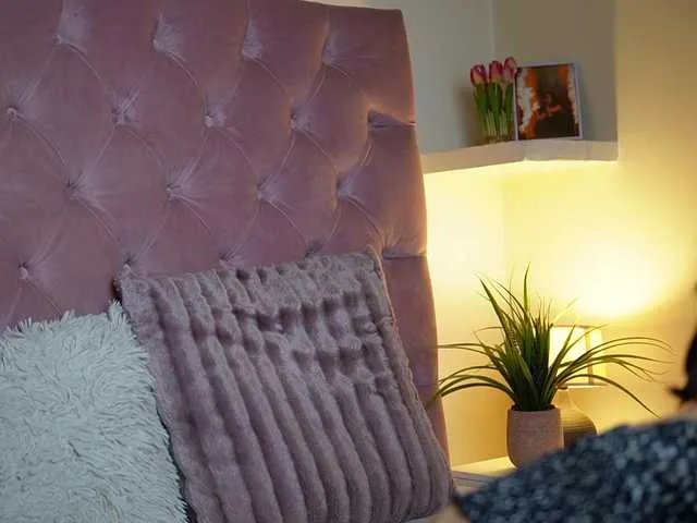 Freechat MaiaMini on BongaCams