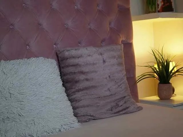 Freechat MaiaMini on BongaCams