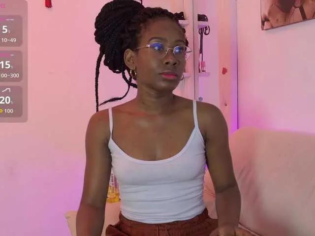 mila-n-max from BongaCams