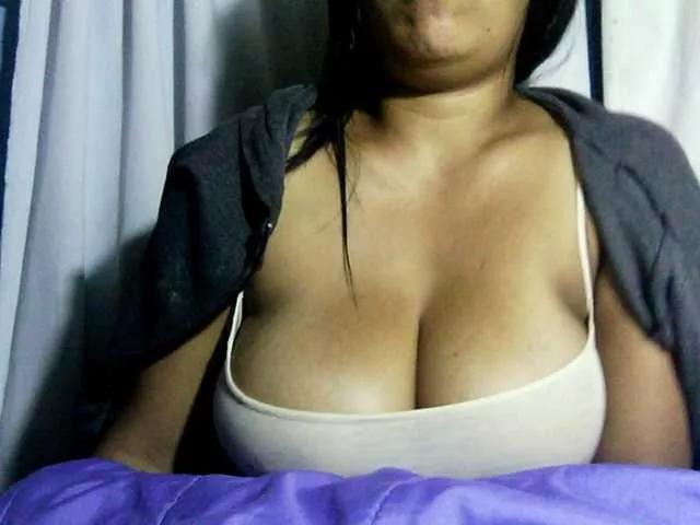 MIRANDAW on BongaCams 