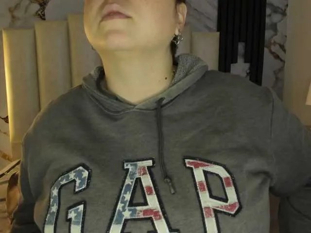 mollieblue69 on BongaCams 