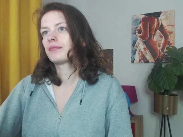 Freechat NadineGold on BongaCams