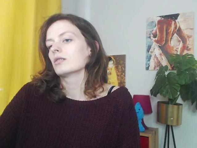 Freechat NadineGold on BongaCams