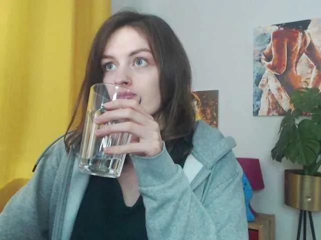 Freechat NadineGold on BongaCams