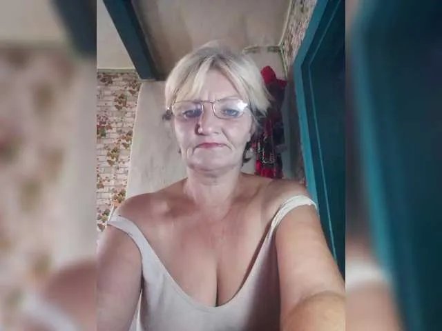 Freechat NikaGold45 on BongaCams