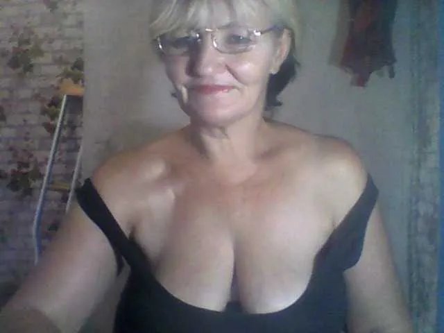 Freechat NikaGold45 on BongaCams