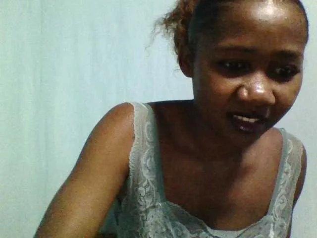 Reliane12 from BongaCams