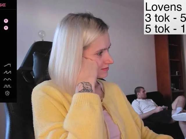 Masturbate to Sexy-Sweets, they want to masturbate for you Sexy-Sweets from BongaCams