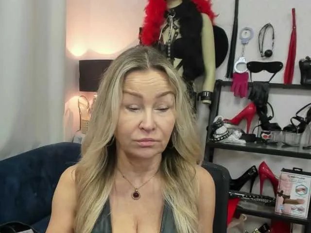 soft-crystal on BongaCams