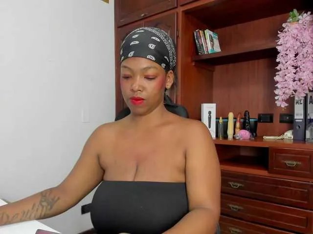 Freechat ValkiriaContee on BongaCams