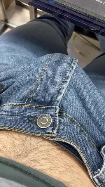 adrianzzz3 on Cam4 