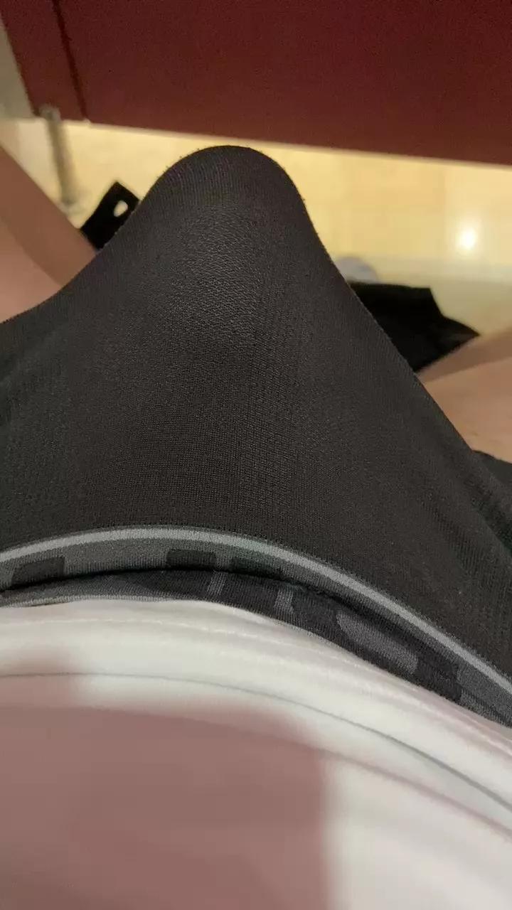 adrianzzz3 on Cam4 