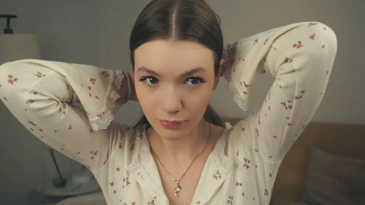AinsleyCompton on Cam4 
