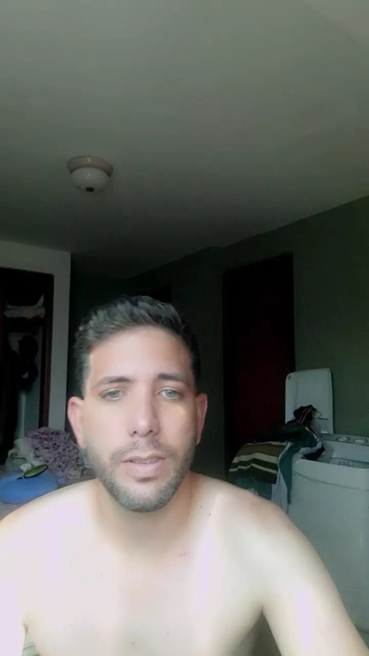 Offline Ajgo19 on Cam4