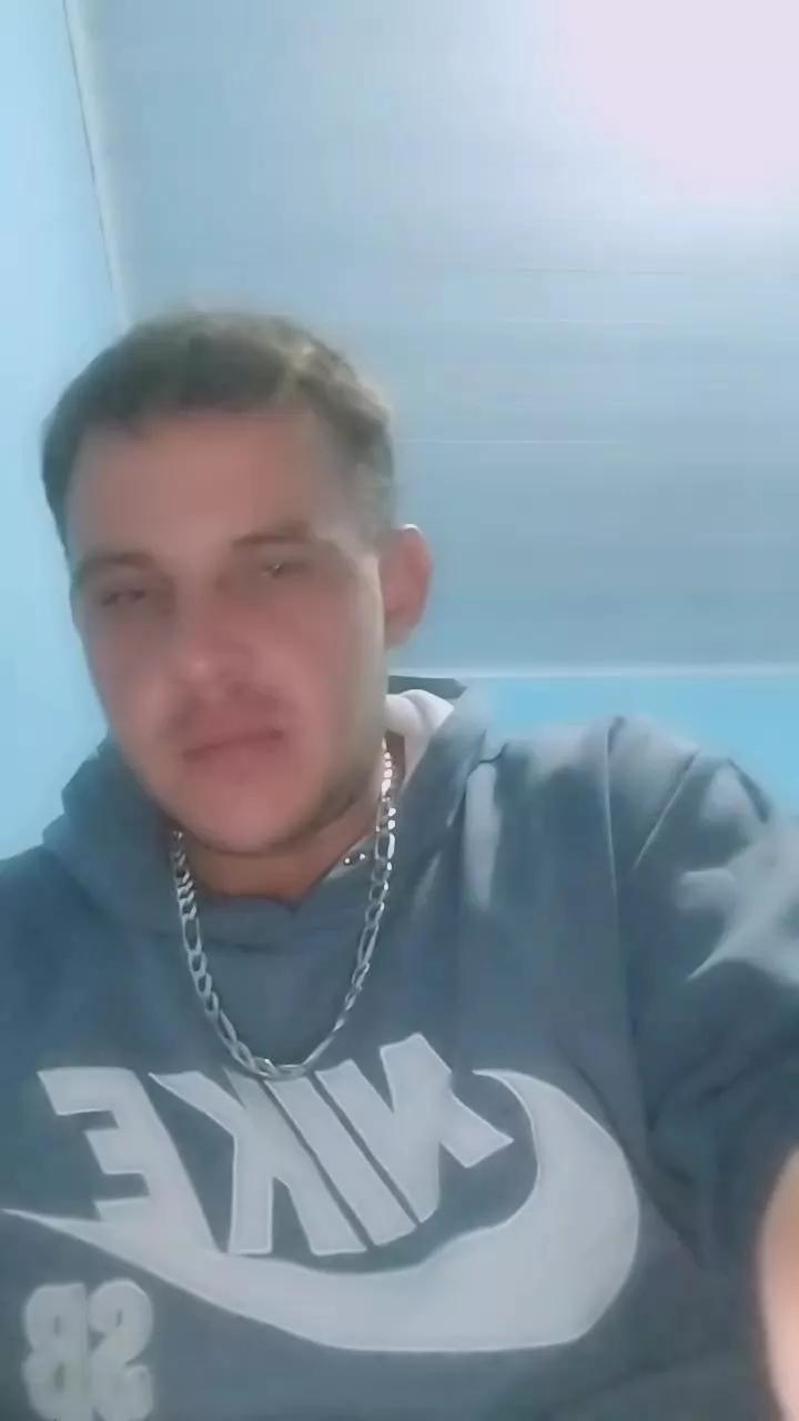 Alanzinho88 on Cam4 