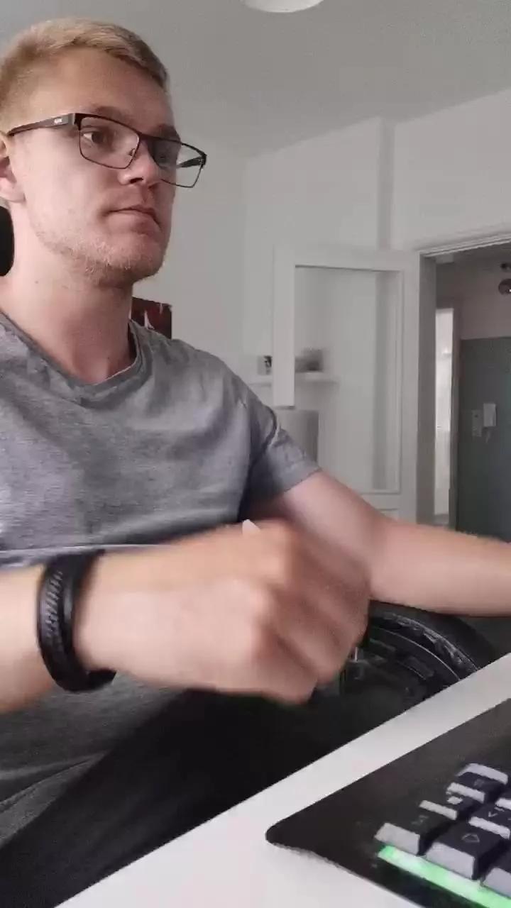 Aleex325 on Cam4 