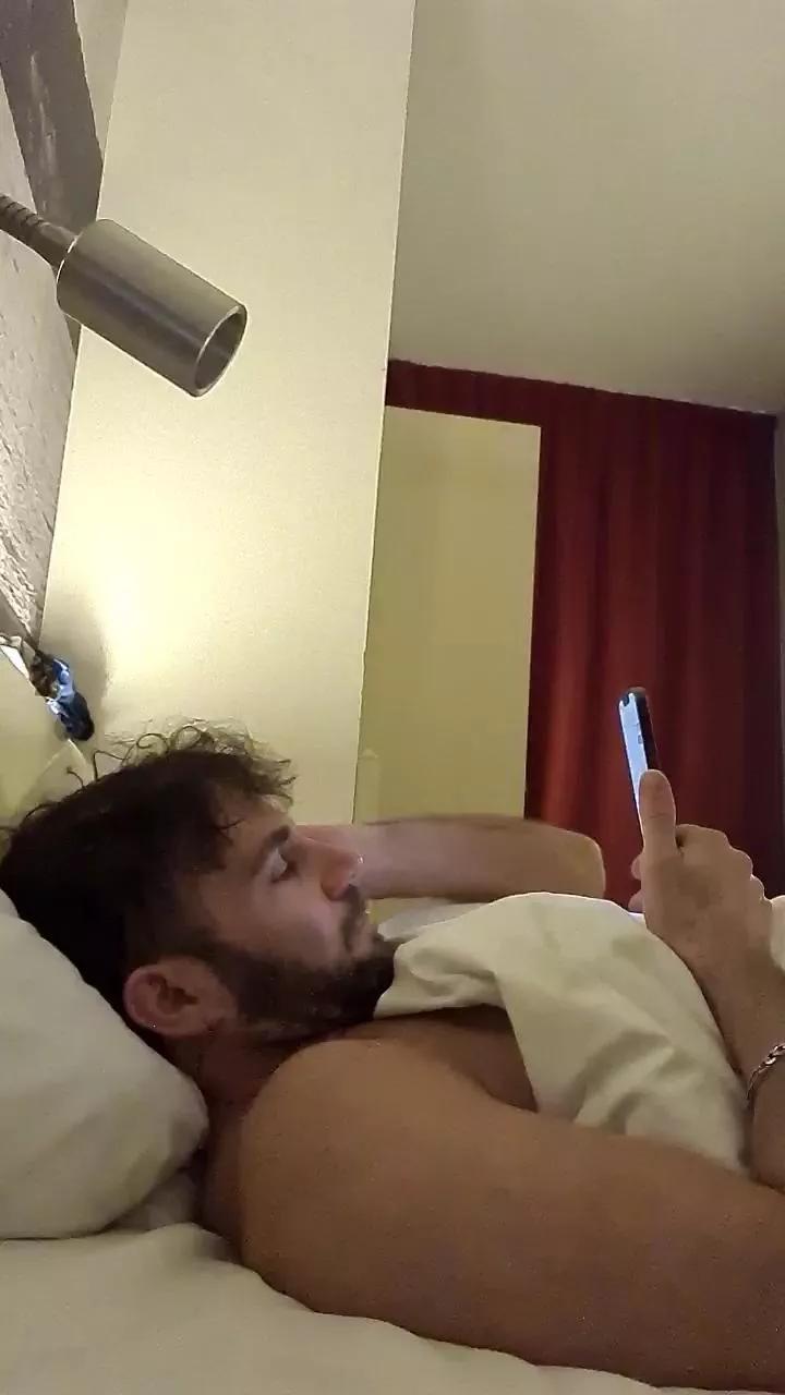 ALPHA_HUNK on Cam4 