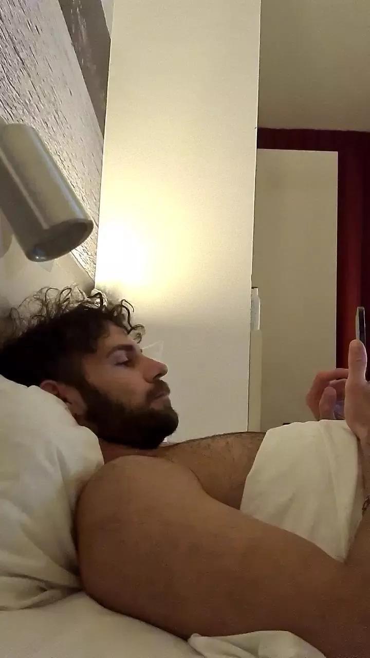ALPHA_HUNK on Cam4 