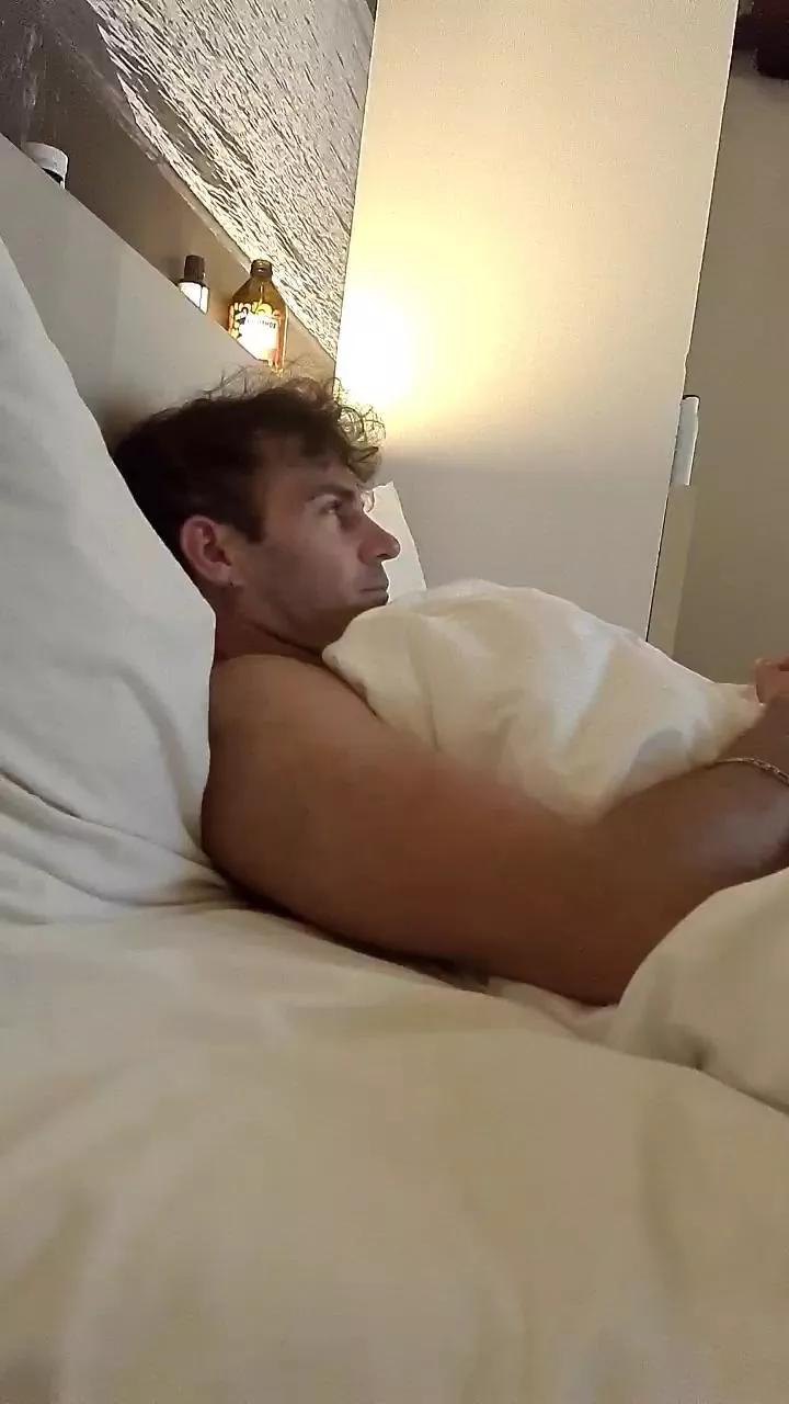 ALPHA_HUNK on Cam4 