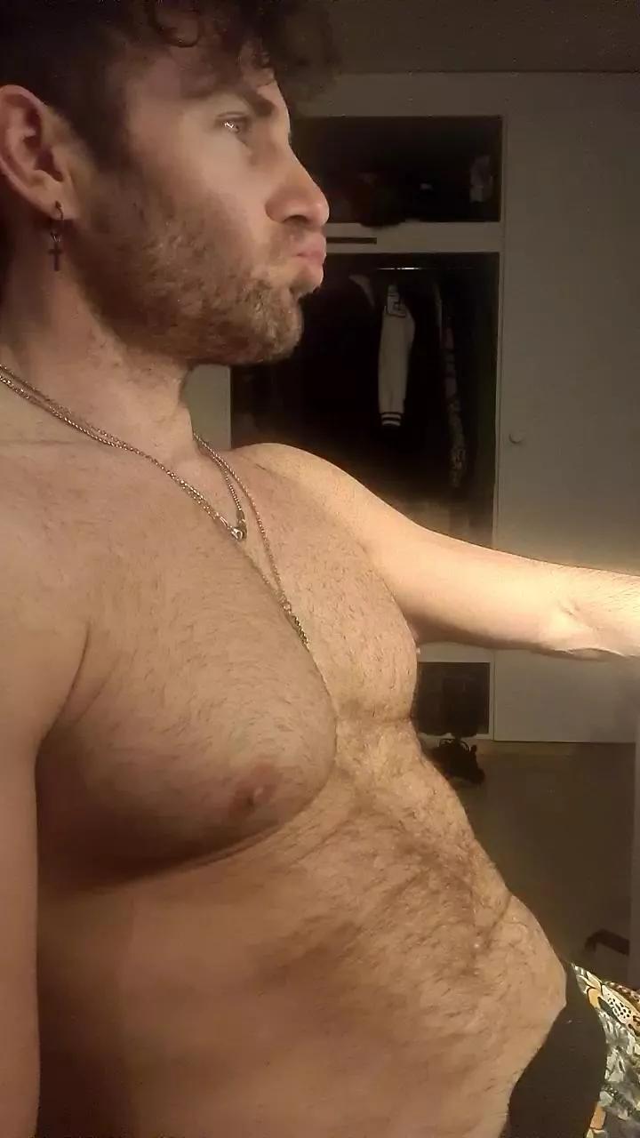 ALPHA_HUNK on Cam4 