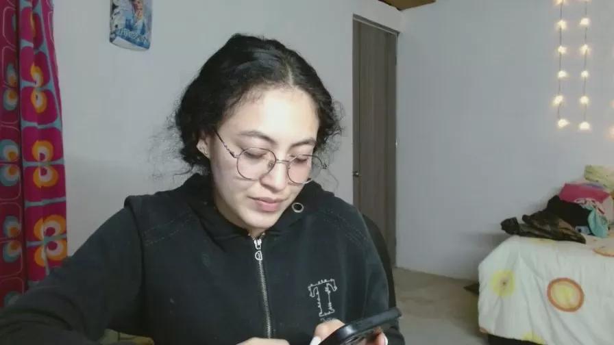Amitlu_ on Cam4 