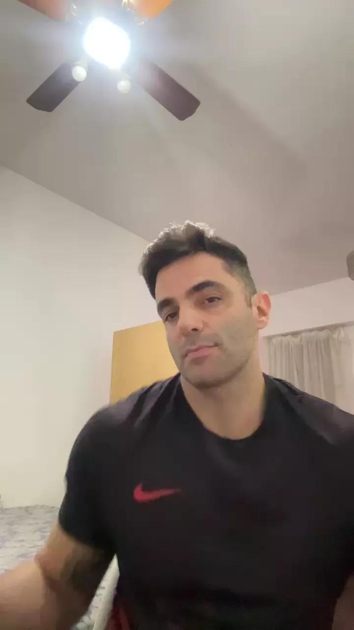 Apolomaxx on Cam4 