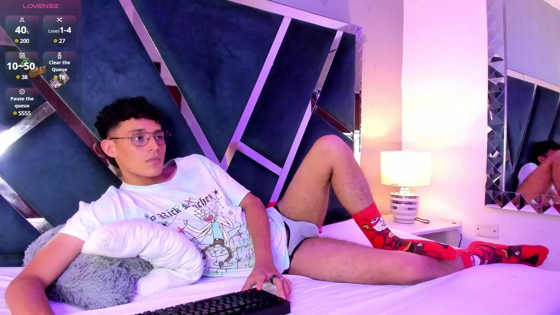 AxelFoul_ on Cam4 