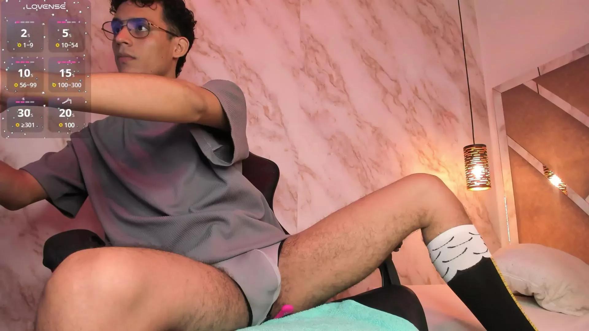 AxelFoul_ on Cam4 